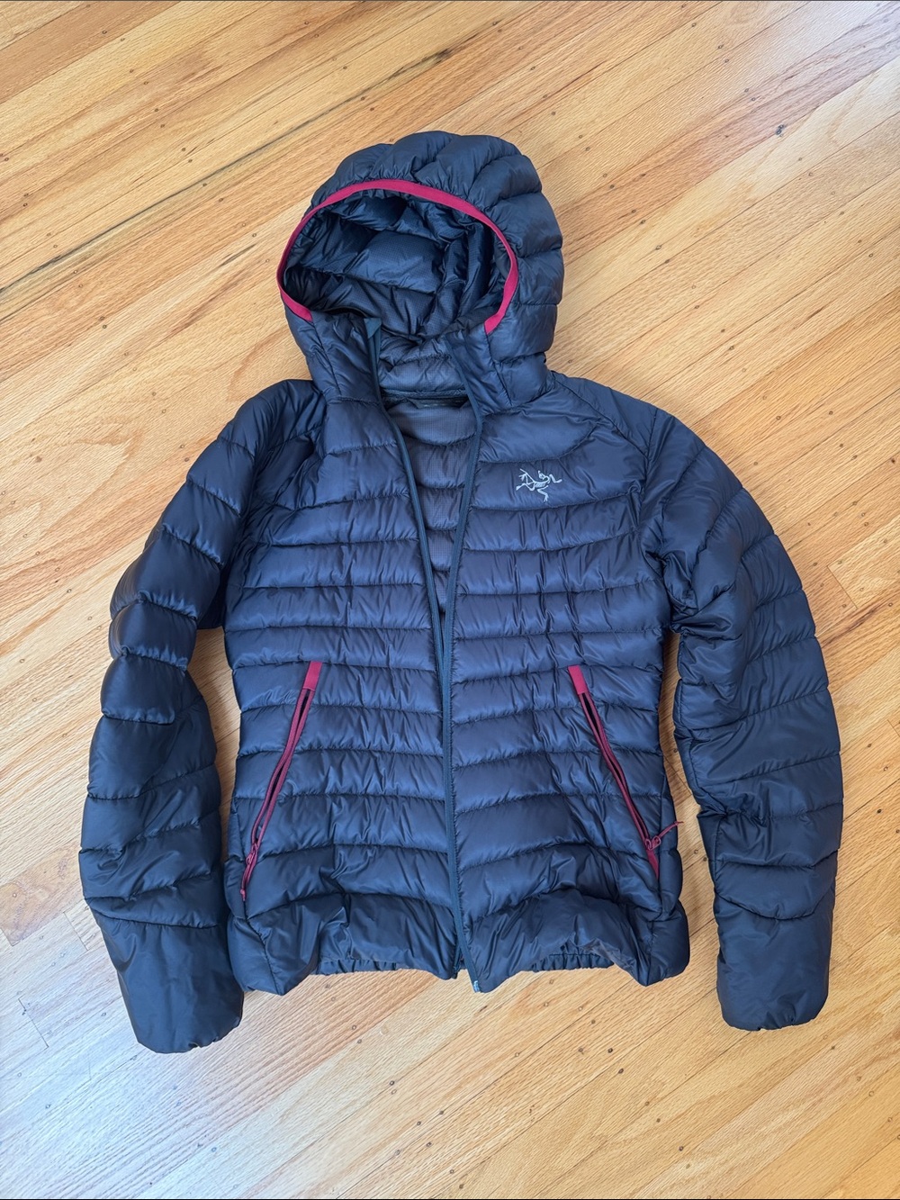 Arc'teryx Cerium LT hoody down navy with Red Trim, women’s small